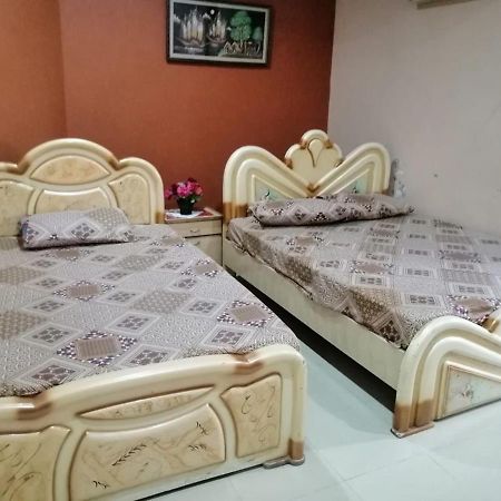 Palm Valley Hotel Sukkur Bagian luar foto