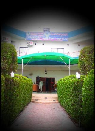 Palm Valley Hotel Sukkur Bagian luar foto