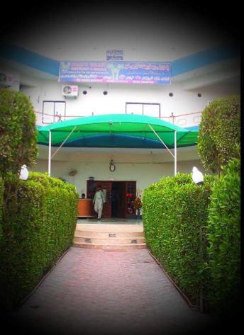 Palm Valley Hotel Sukkur Bagian luar foto