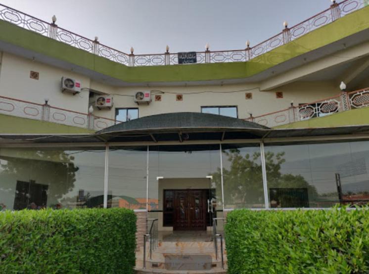 Palm Valley Hotel Sukkur Bagian luar foto