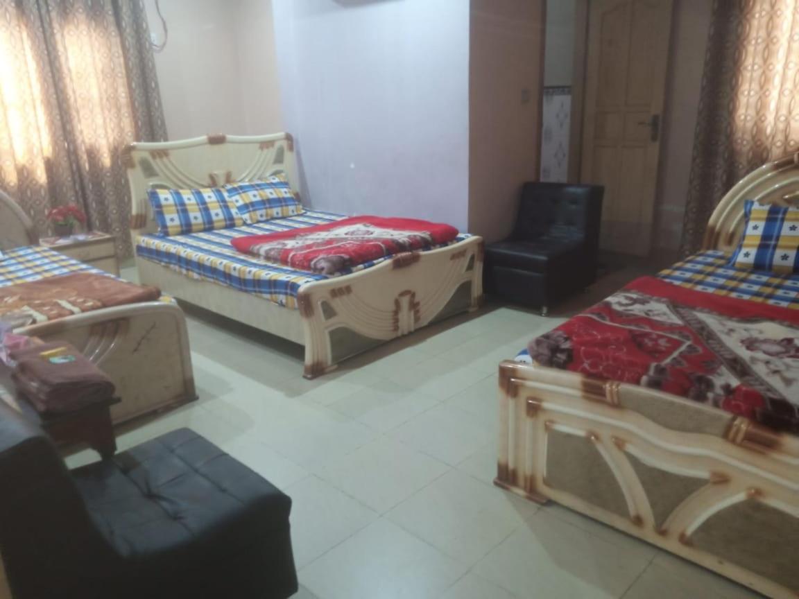 Palm Valley Hotel Sukkur Bagian luar foto